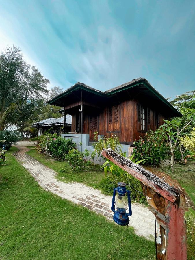 Rock And Wreck Dive Resort Tanjungbinga Екстер'єр фото